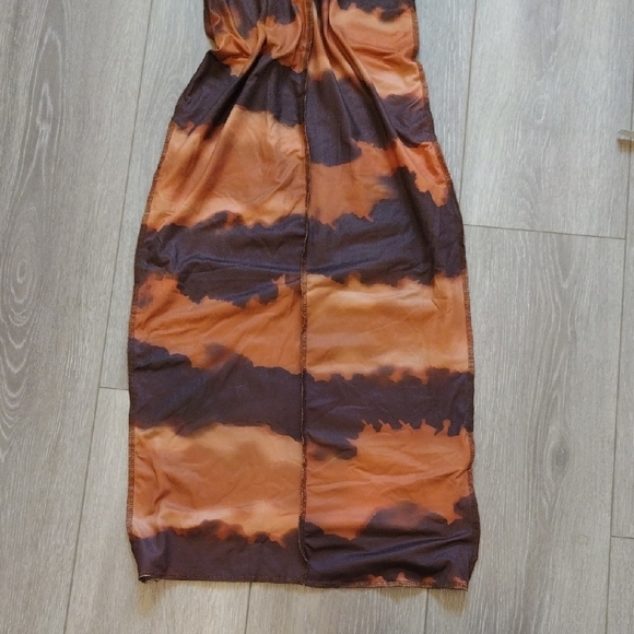 Brown and Black Tie-Dye Bodycon Dress - Picture 5 of 8